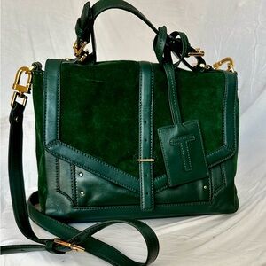 Treat yourself to this Tory Burch green cross body bag; mint cond, never used